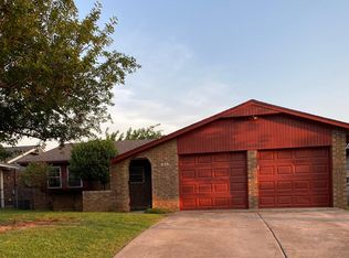 820 Holly Hill Rd, Edmond, OK 73003