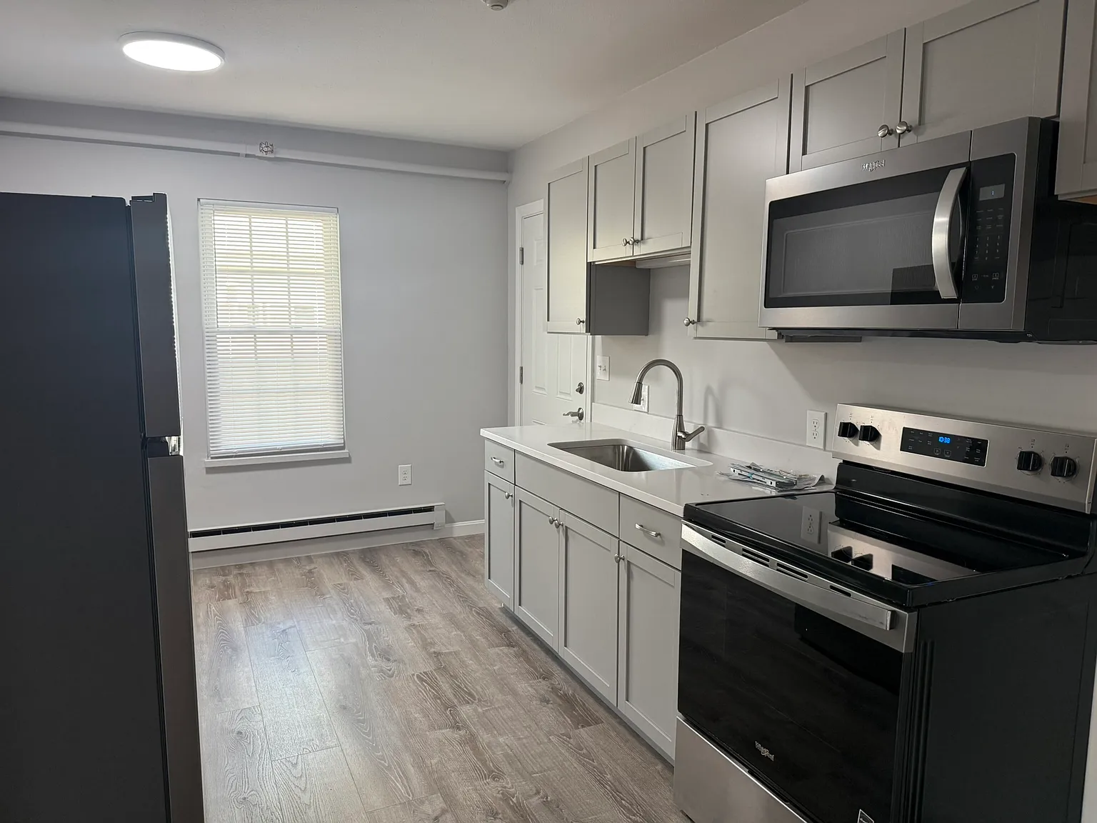 1 bed, 700 sqft, $1,650 — Photo 2
