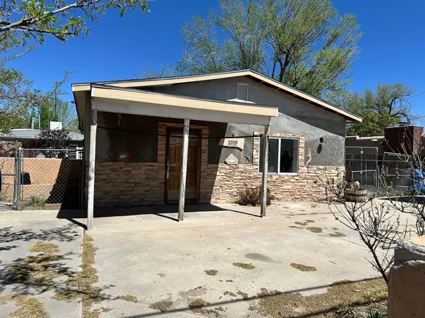 2009 Blake Rd SW, Albuquerque, NM 87105