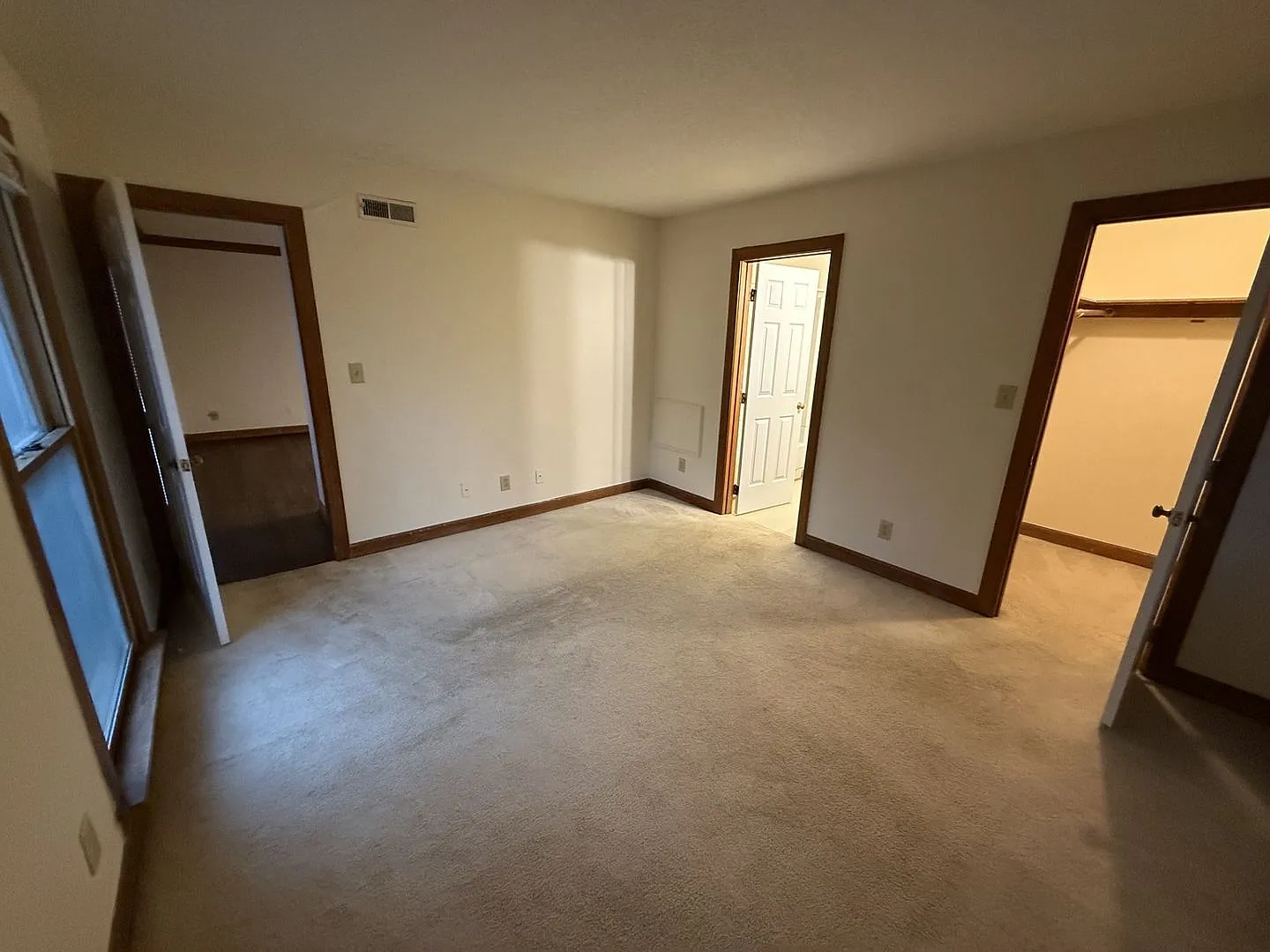 1 Bedroom 1 Bathroom Condo! — Photo 3