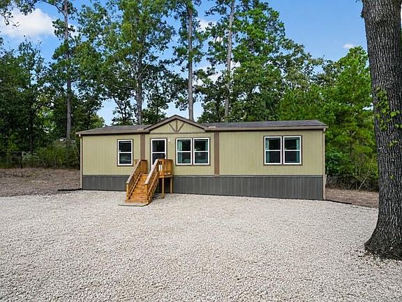 2nd image of 10 Oakwood Ln