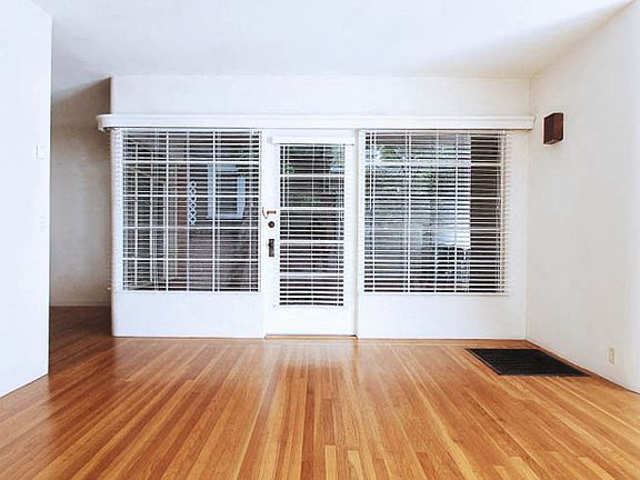 2nd image of 421 Forest Ave #423