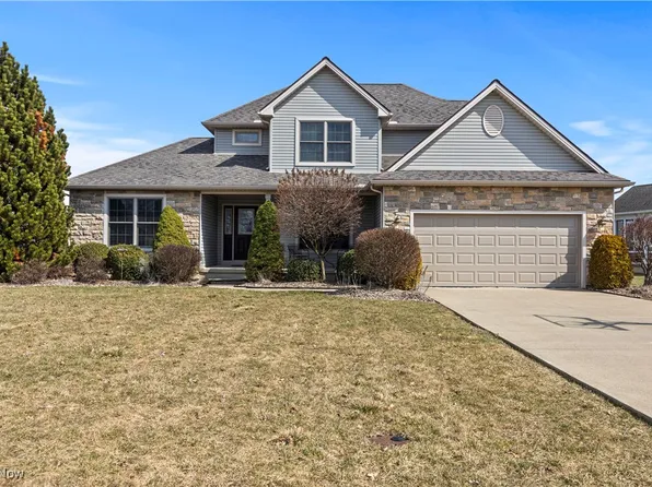 13158 Kensington Dr, Grafton, OH 44044