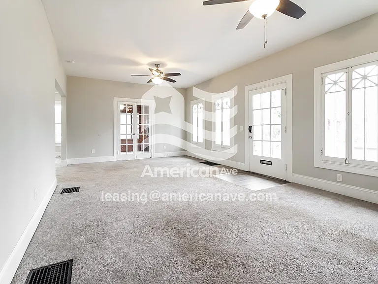 7090_003_wm_-_living_room_13500622.jpg