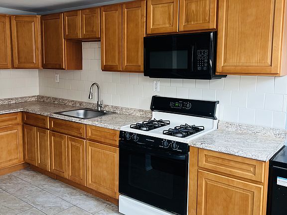 2nd image of 130 Spring Valley Rd