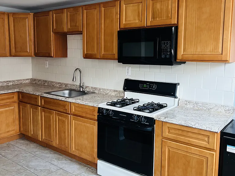 130 Spring Valley Rd — Photo 2