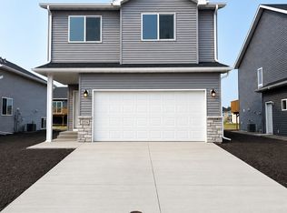 2516 38th Ave S, Moorhead, MN 56560