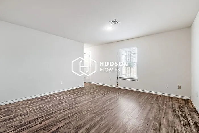804 David Ave — Photo 4