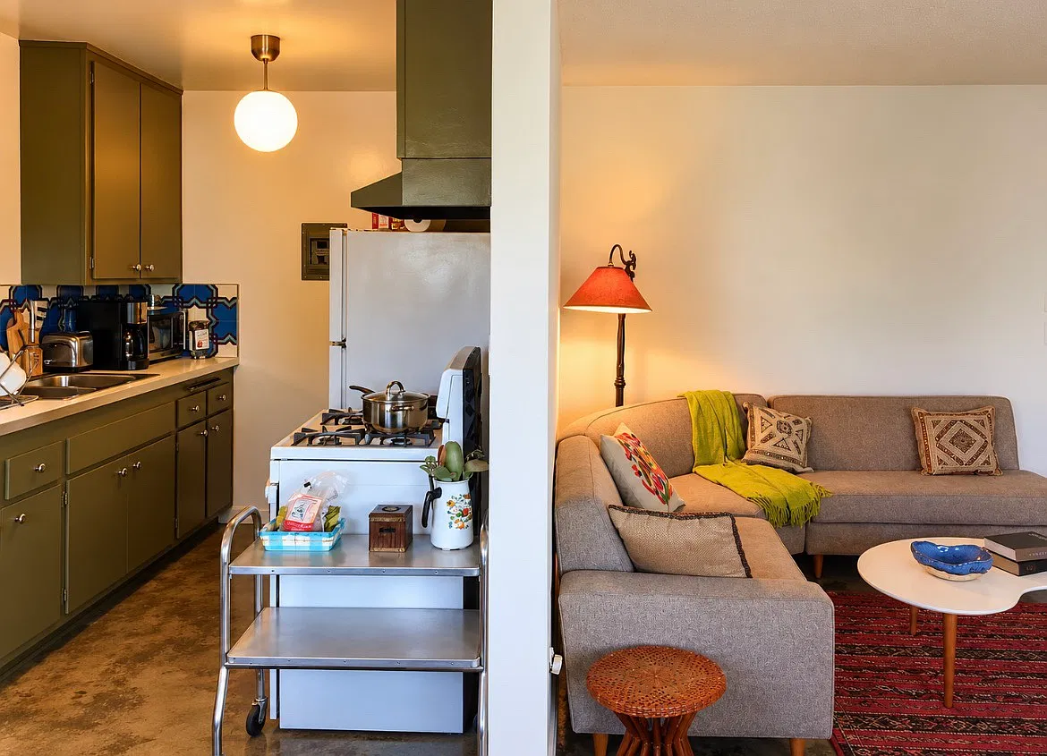 806 Coronado Ter — Photo 2