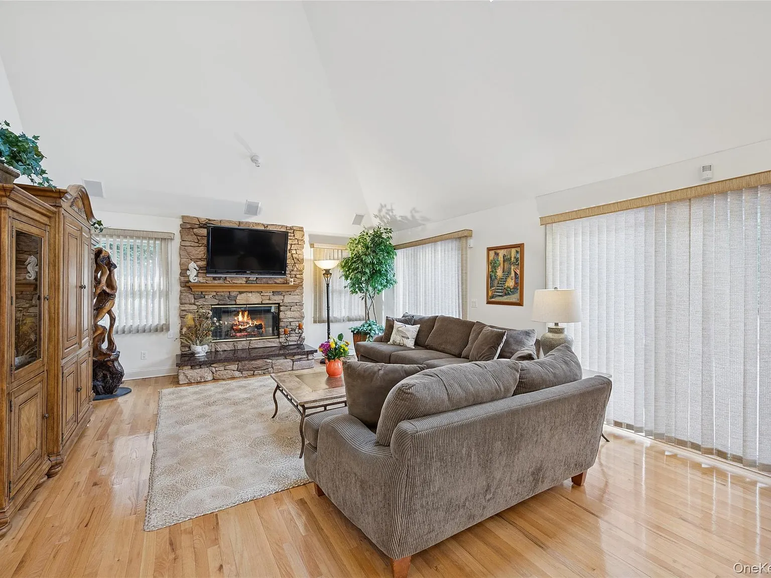 5 bed, 4.5 bath, 3550 sqft, $45,000 — Photo 4
