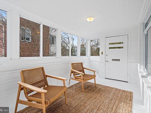 2nd image of 2917 Argyle Dr