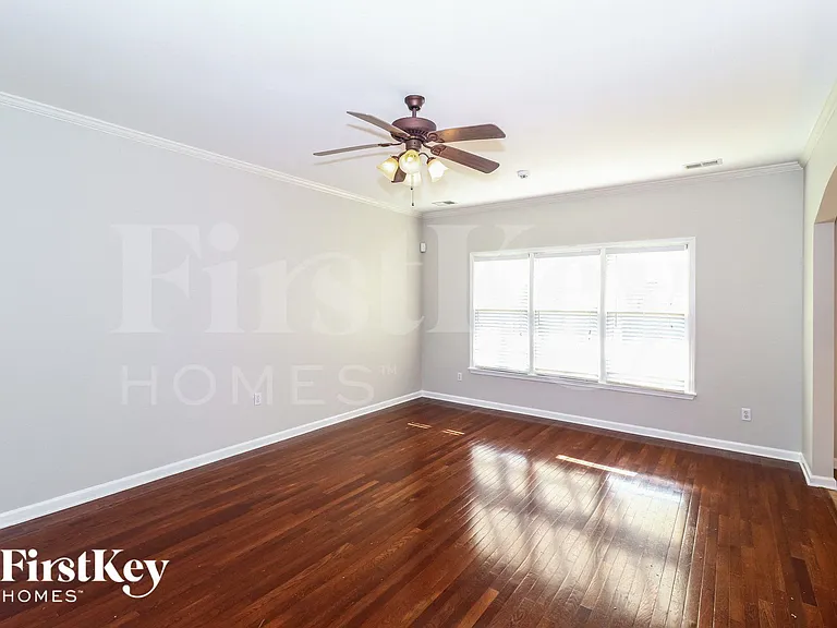 1323 Crossmont Cv — Photo 3