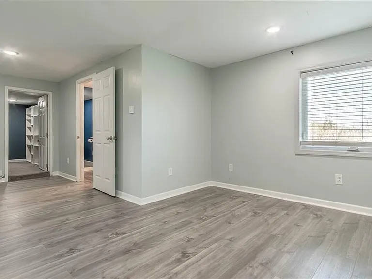 14530 Dodge Ave — Photo 28