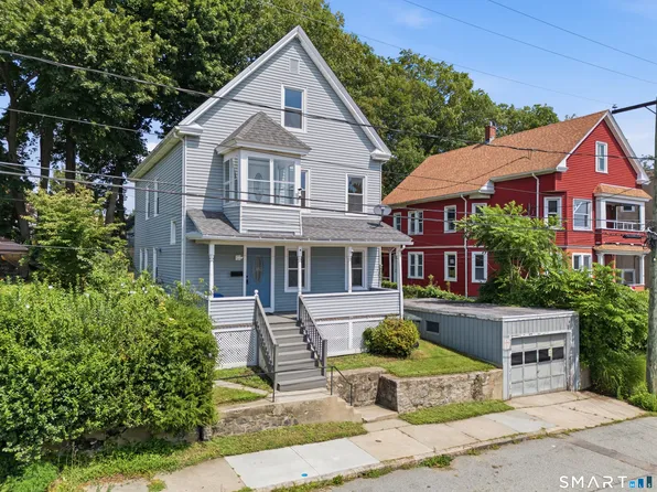 35 Moore Avenue, New London, CT 06320
