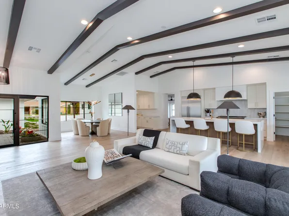 303 E TUCKEY Lane, Phoenix, AZ 85012
