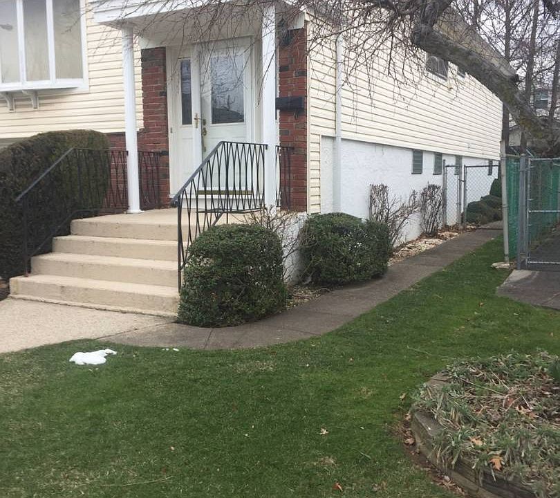 1st image of 209 Woodbine Ave
