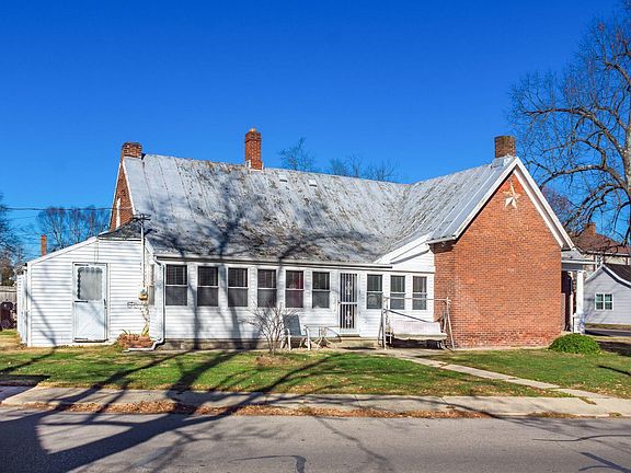 3rd image of 412 Church St