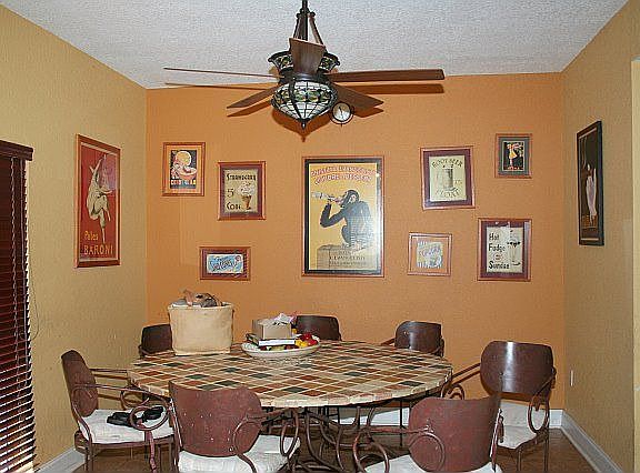 Spaicous dining area