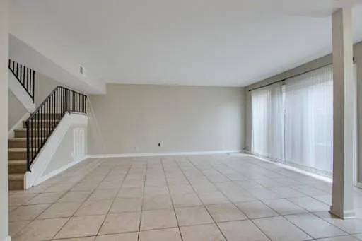 2116 Hobbs Rd — Photo 2
