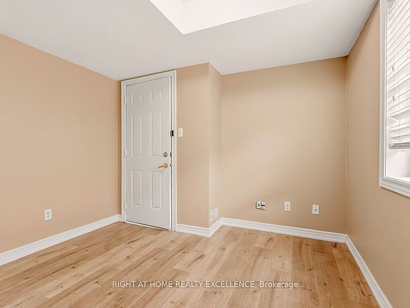 5th image of 33 October Pl