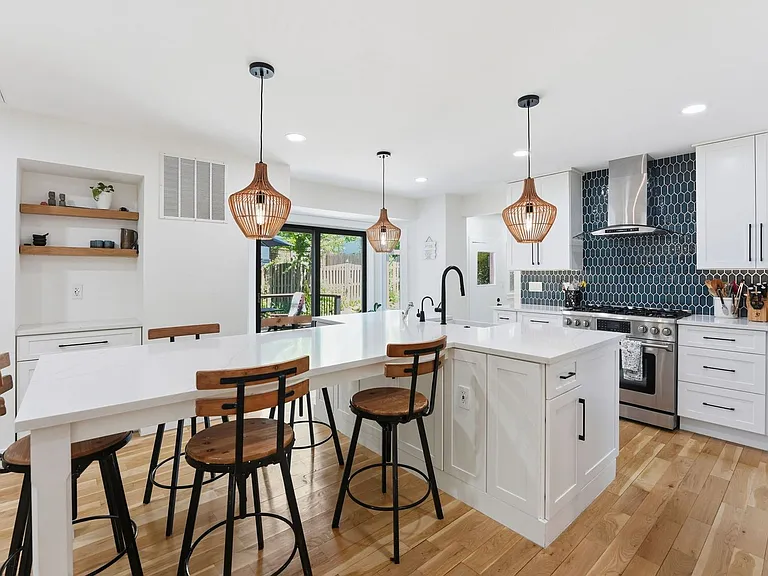 8904 Arley Dr — Photo 11