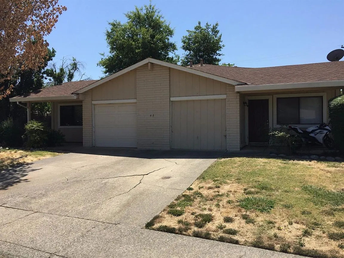 43 Dean Way photo 1