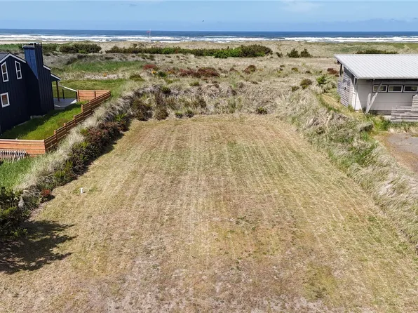 31105 G Street, Ocean Park, WA 98640