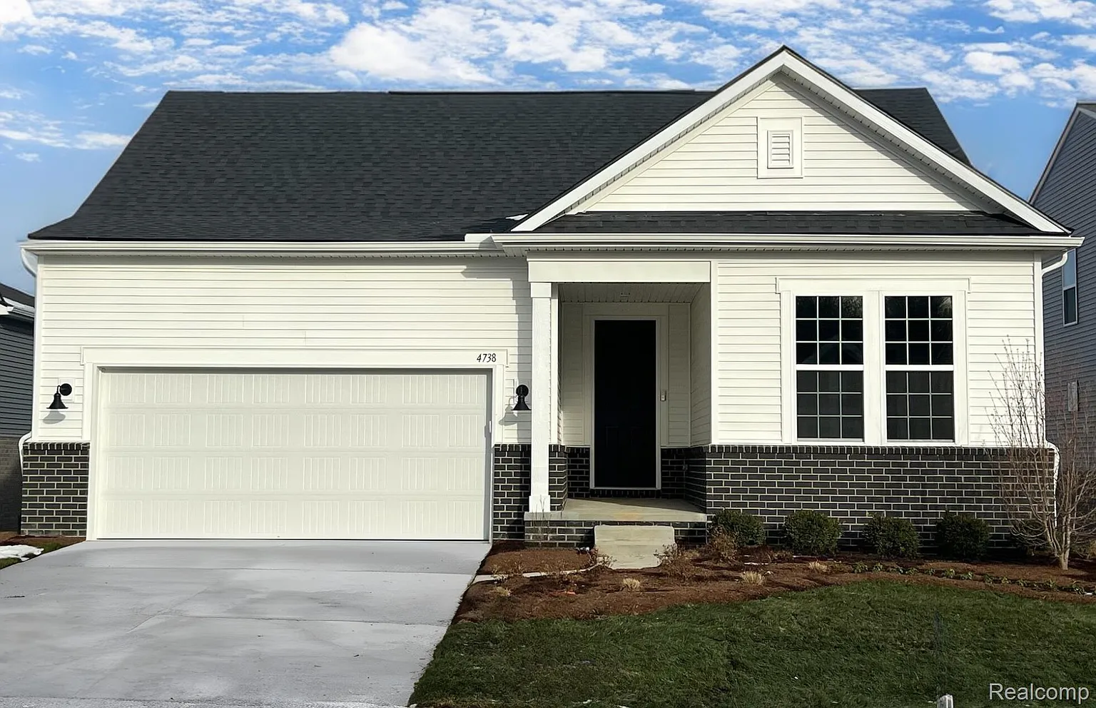 4738 Warbler Ln photo 1