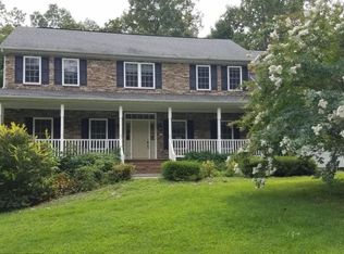 10521 Bears Den Rd, Marshall, VA 20115