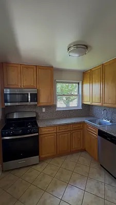 Rented by Green Brick Realty LLC | media 1