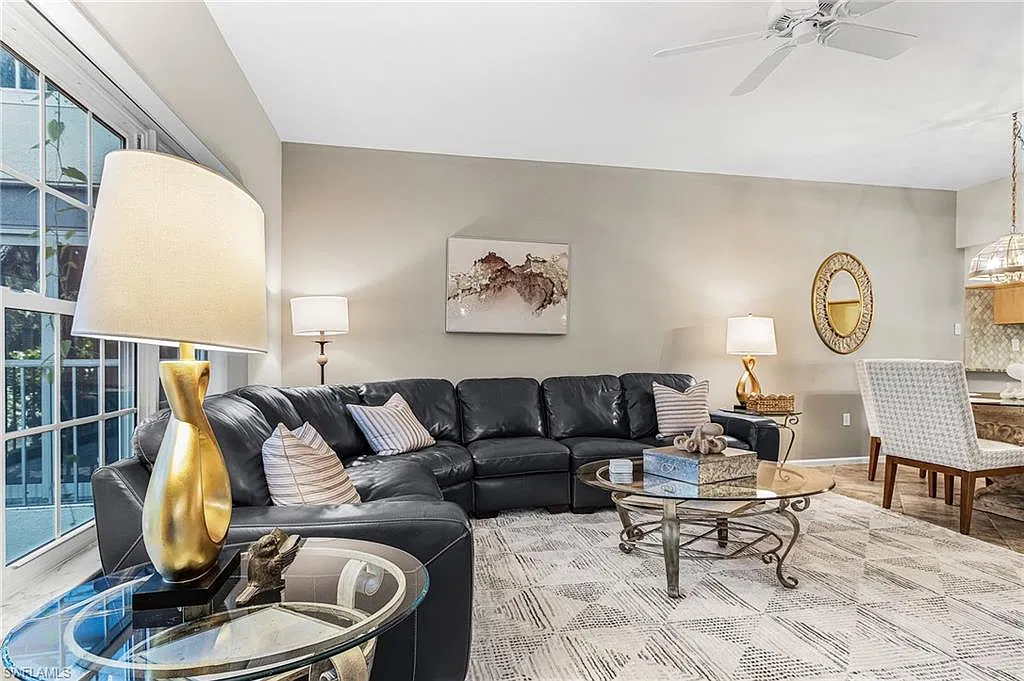 5899 Chanteclair Dr — Photo 4