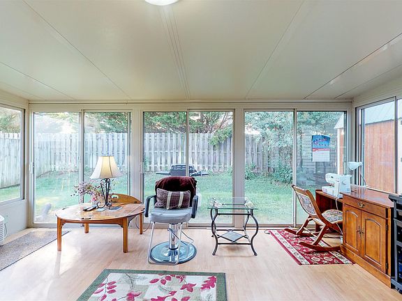 4th image of 2782 Sutherland Dr