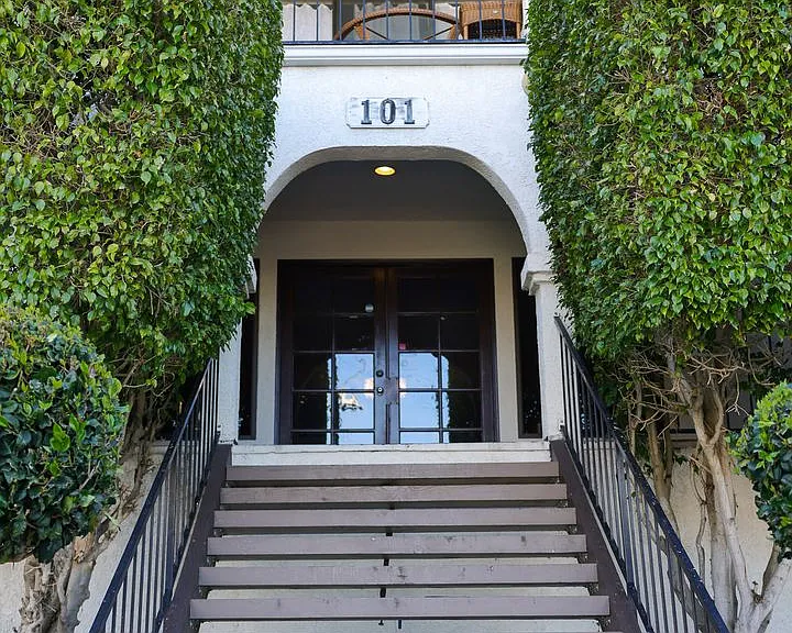 101 W Canada — Photo 10
