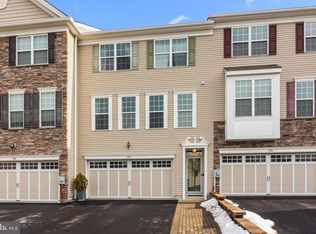 1995 Hickory Ln, Langhorne, PA 19047