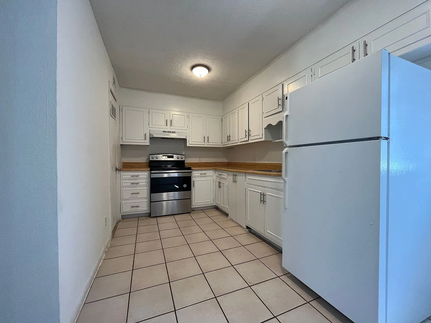 Spacious 2bd/1ba Across from Buford High School! — Photo 2