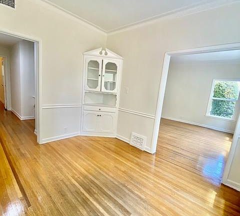 4th image of 837 N Alfred St #837
