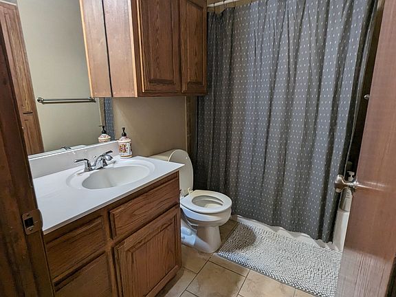 2nd Bathroom
