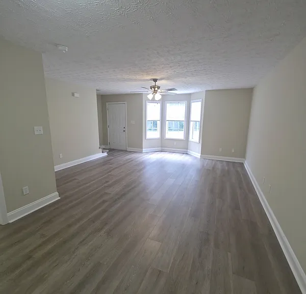 155 Westchester Cir #1 — Photo 2