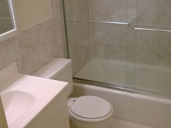 3rd image of 10655 Montrose Ave APT 204