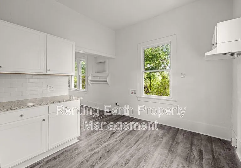 518 41st St — Photo 8