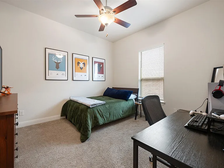 725 Millcreek Ln — Photo 28