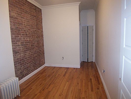 4th image of 906 Amsterdam Ave APT 1D