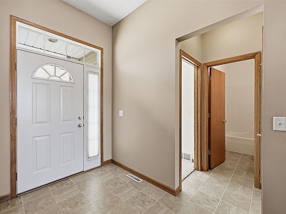 5th image of 6608 Limestone Ct NW