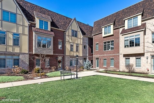 1st image of 318 Pennsylvania Way