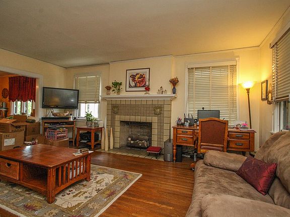 4th image of 3579 Mooney Ave