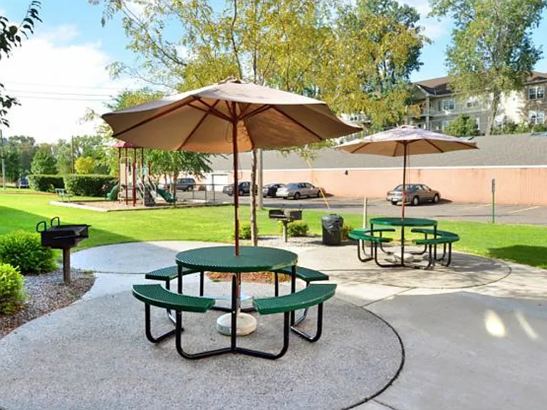 Centennial Commons — Photo 9