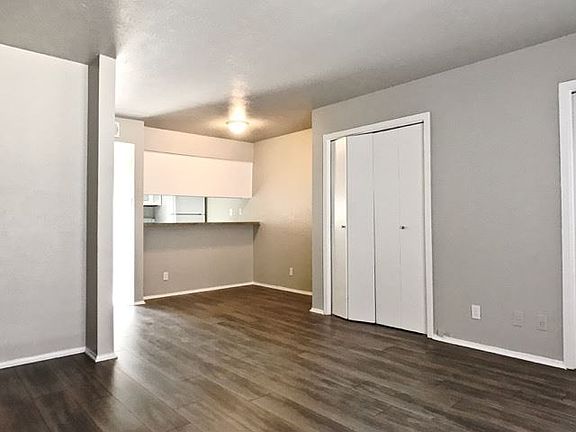 4th image of 2802 Douglas Ave #317