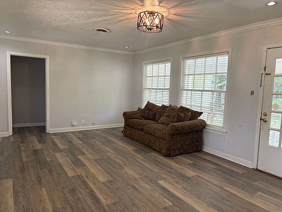 5th image of 270 Central Caldwood Dr
