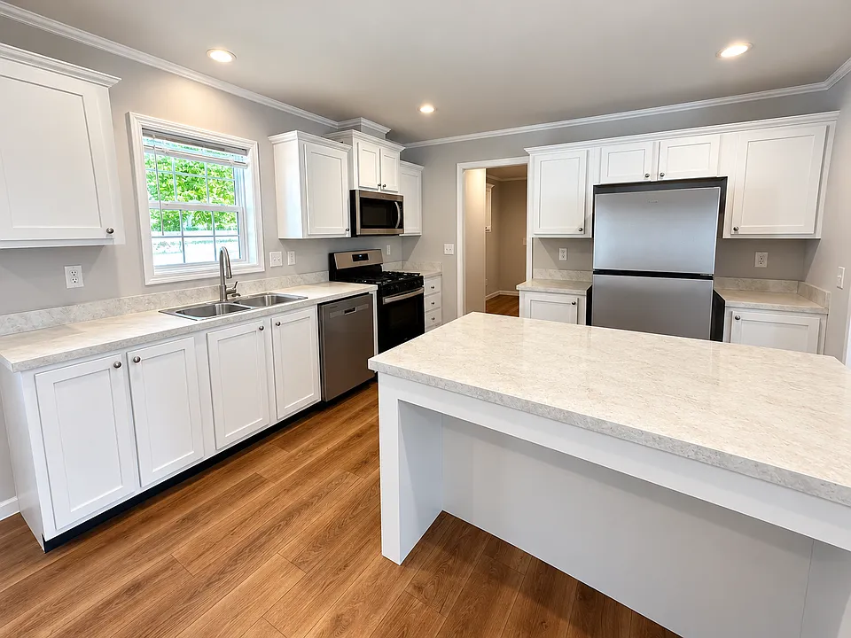 215 N McKay Ave