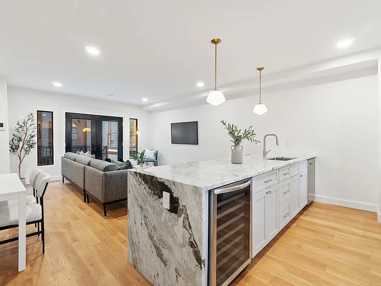 82 Colgate St #3 — Photo 4